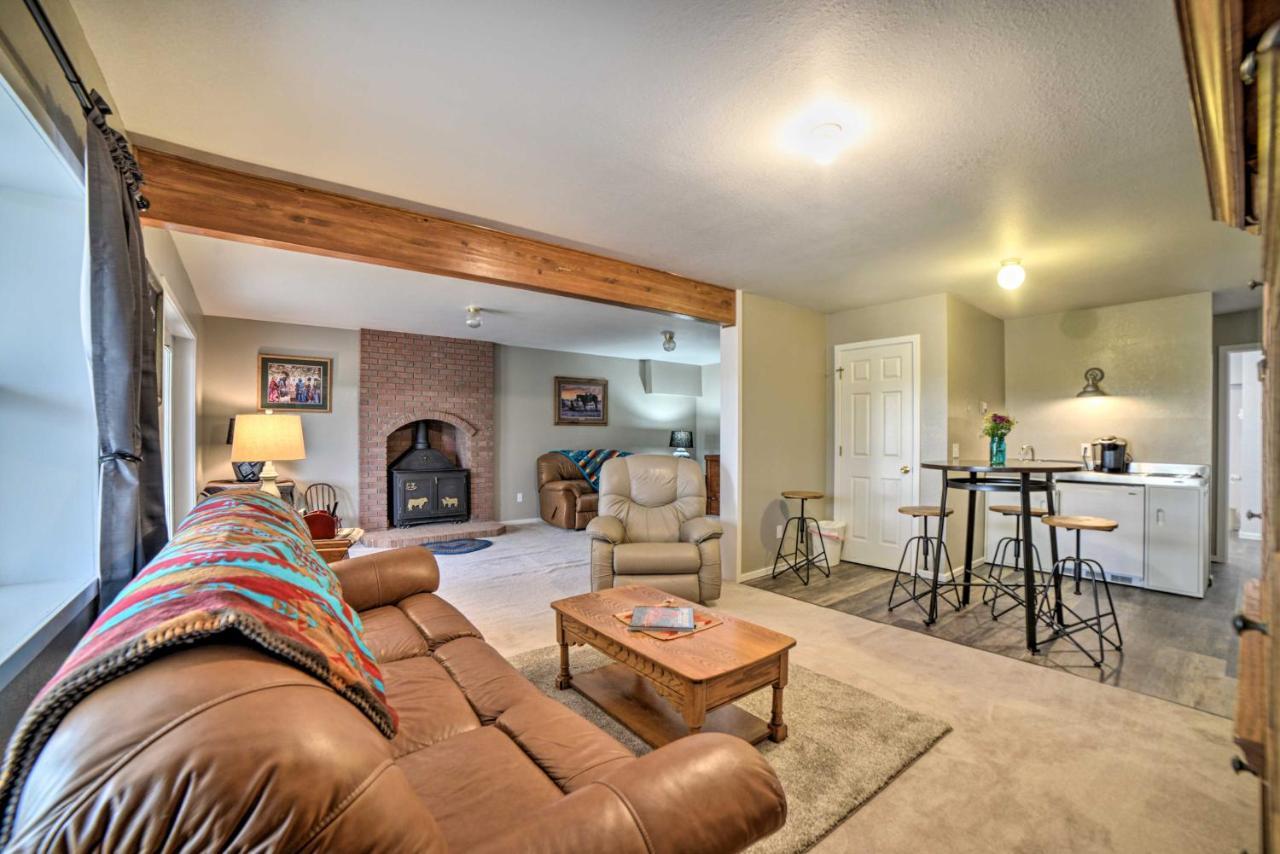 Walkout With Mtn View On Ranch Apartment *