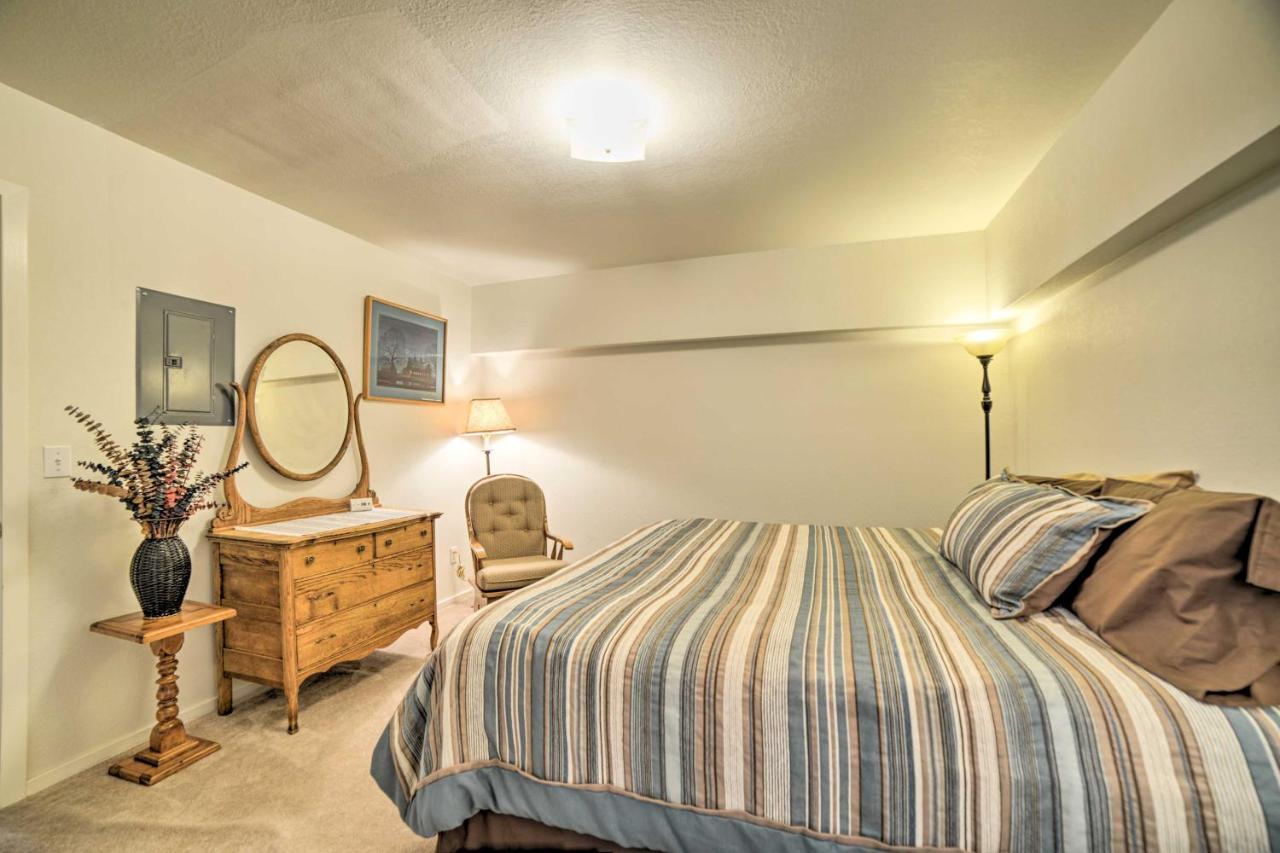 Walkout With Mtn View On Ranch Apartment